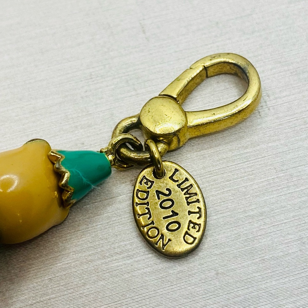 Juicy Couture Limited Edition 2010 Holiday 3-Dimensionally Teddy Bear Elf Charm - Picture 7 of 9